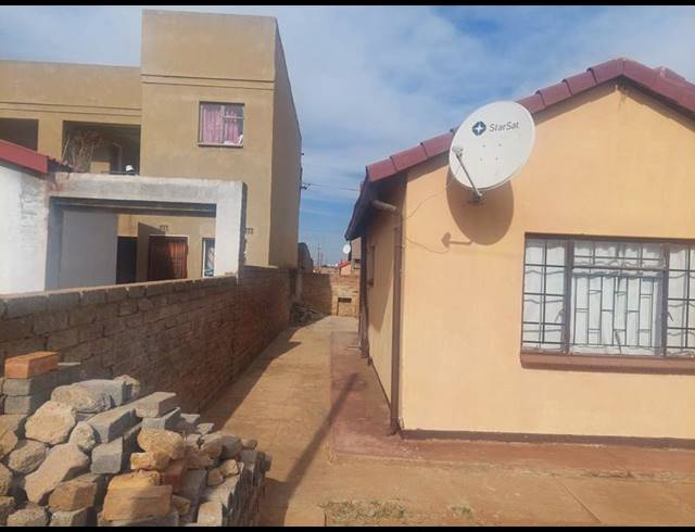 2 BEDROOM HOUSE FOR SALE IN MOHLAKENG